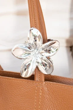 Pinza de Flor Hawaiiana Metalizada Plata