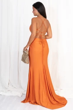 Vestido Largo con Cola